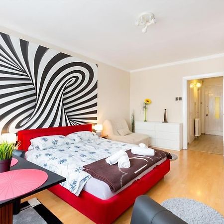 Aranykez 4-6: Downtown Studio Apartment Budapest Luaran gambar