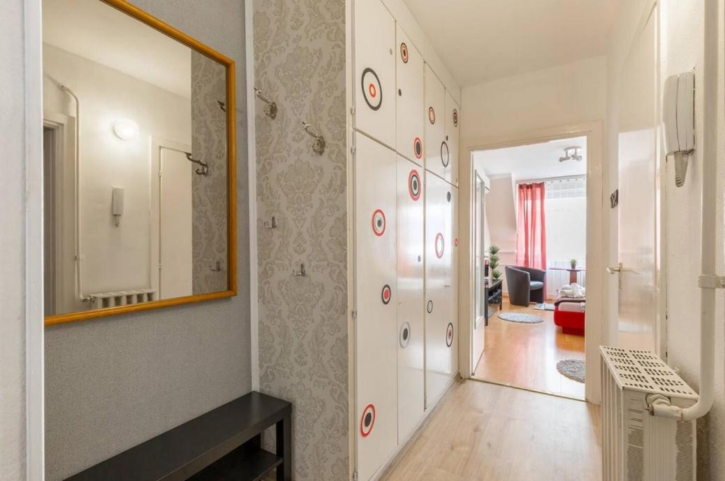 Aranykez 4-6: Downtown Studio Apartment Budapest Luaran gambar